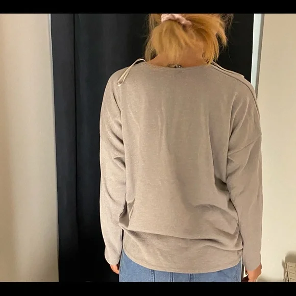 shirt - Picture 2 of 3